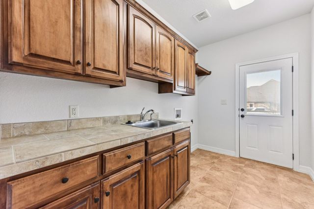 105 Silver Leaf DR, Georgetown, TX 78633