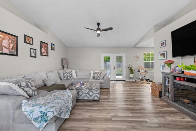 1207 Jefferyscot Drive, Crestview, FL 32536