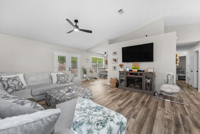 1207 Jefferyscot Drive, Crestview, FL 32536