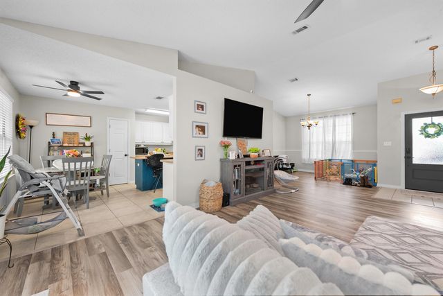 1207 Jefferyscot Drive, Crestview, FL 32536