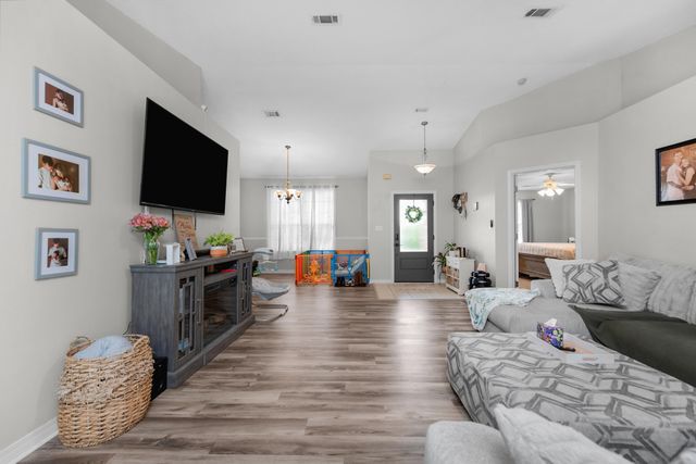 1207 Jefferyscot Drive, Crestview, FL 32536