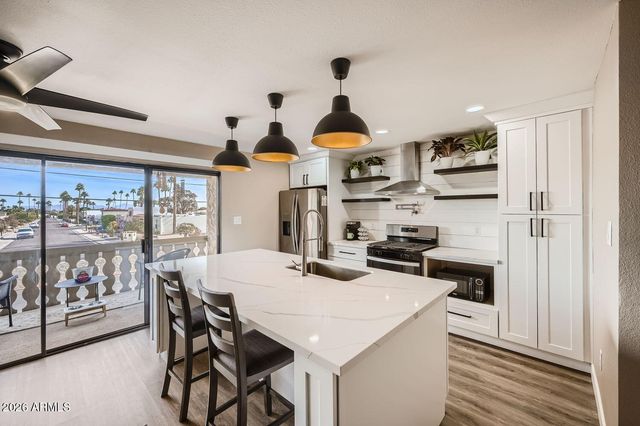 4950 N MILLER Road 210, Scottsdale, AZ 85251