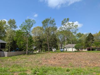 5721 South Cloverdale Lane, Battlefield, MO 65619