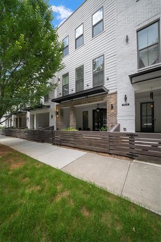 1829 La Dawn Lane, Atlanta, GA 30318