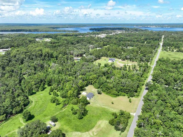 145 E McCormick Rd, East Palatka, FL 32131