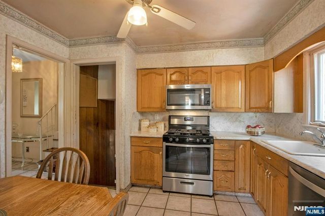 40 Furman Drive, Emerson, NJ 07630