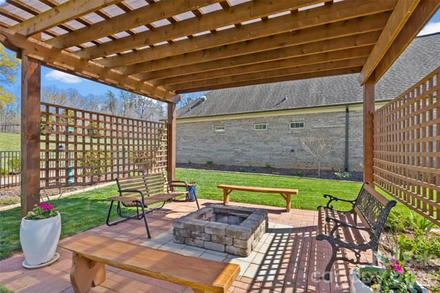 5232 Courtyard Lane, Belmont, NC 28012