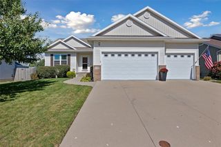 770 Oak Park Circle, Marion, IA 52302