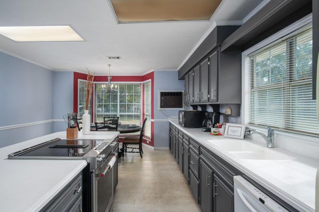 107 Gay Ave., Hattiesburg, MS 39401