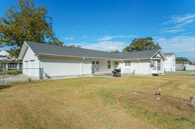 107 Gay Ave., Hattiesburg, MS 39401