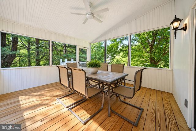 990 CARAVAN TRL, Owings, MD 20736