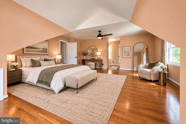 990 CARAVAN TRL, Owings, MD 20736