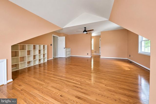 990 CARAVAN TRL, Owings, MD 20736