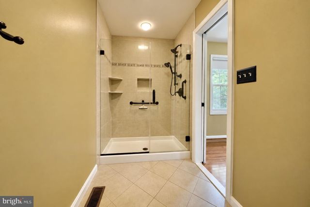 990 CARAVAN TRL, Owings, MD 20736