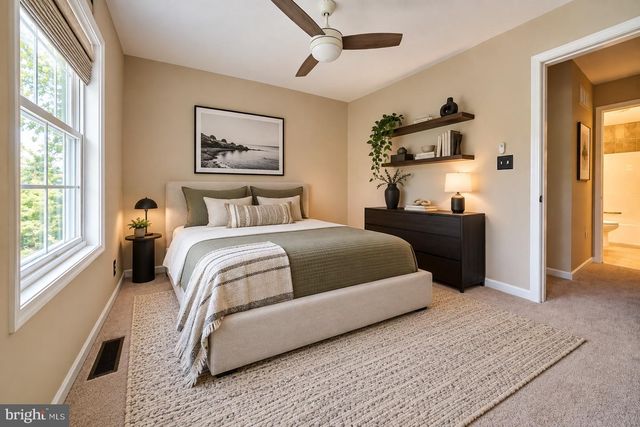 990 CARAVAN TRL, Owings, MD 20736