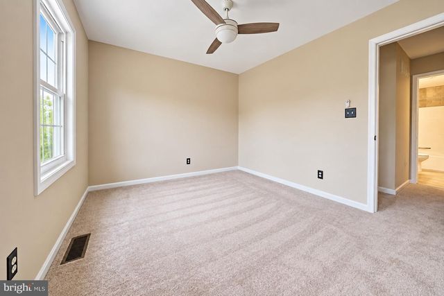 990 CARAVAN TRL, Owings, MD 20736