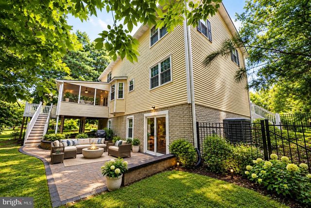 990 CARAVAN TRL, Owings, MD 20736