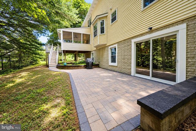 990 CARAVAN TRL, Owings, MD 20736