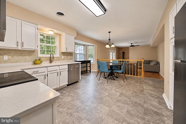 990 CARAVAN TRL, Owings, MD 20736