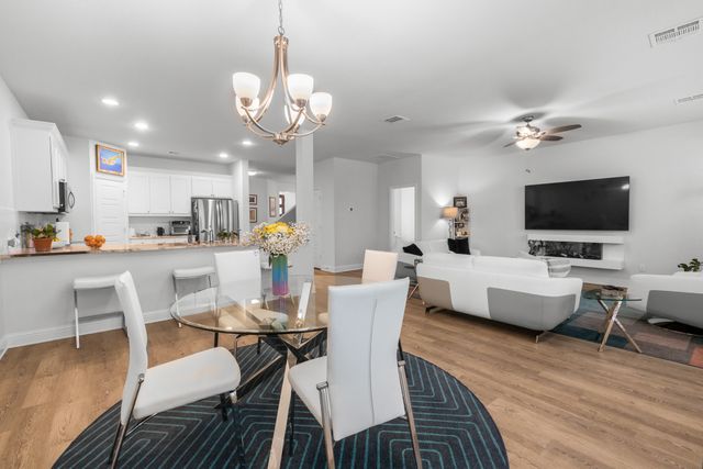 6834 Neals Way, Arlington, TX 76001