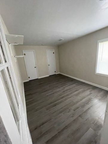 4426 Glasgow Rd, Burkesville, KY 42717