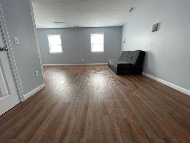 4426 Glasgow Rd, Burkesville, KY 42717