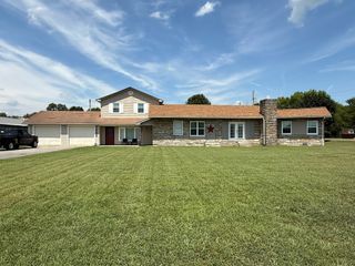 4426 Glasgow Rd, Burkesville, KY 42717