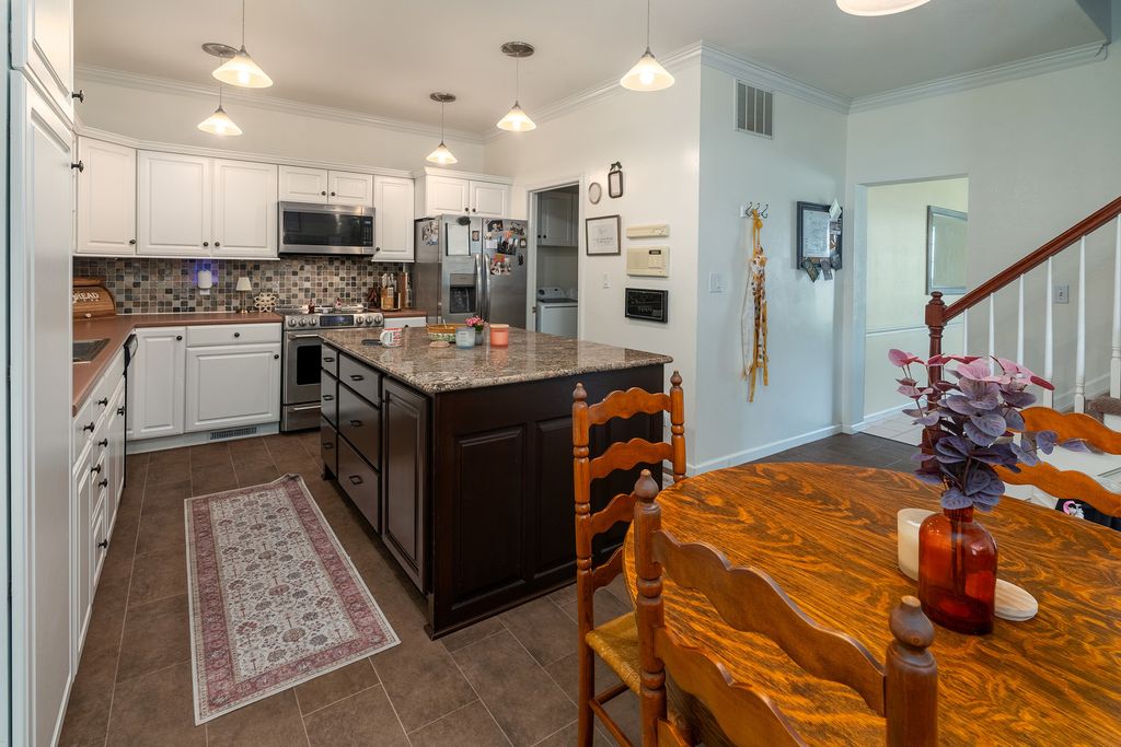 Image 14 of property listing at 36 EDGEWOOD Lane N, Centralia, IL 62801