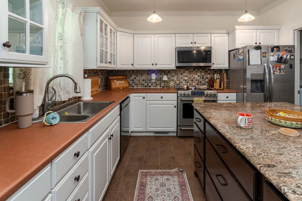 Image 15 of property listing at 36 EDGEWOOD Lane N, Centralia, IL 62801