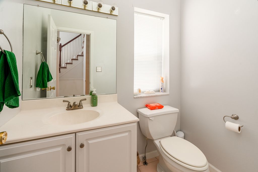 Image 19 of property listing at 36 EDGEWOOD Lane N, Centralia, IL 62801