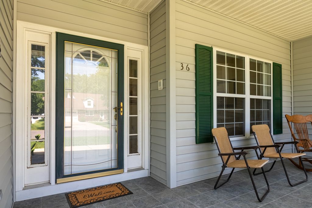Image 4 of property listing at 36 EDGEWOOD Lane N, Centralia, IL 62801