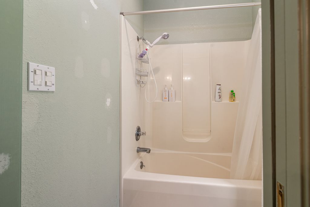 Image 34 of property listing at 36 EDGEWOOD Lane N, Centralia, IL 62801