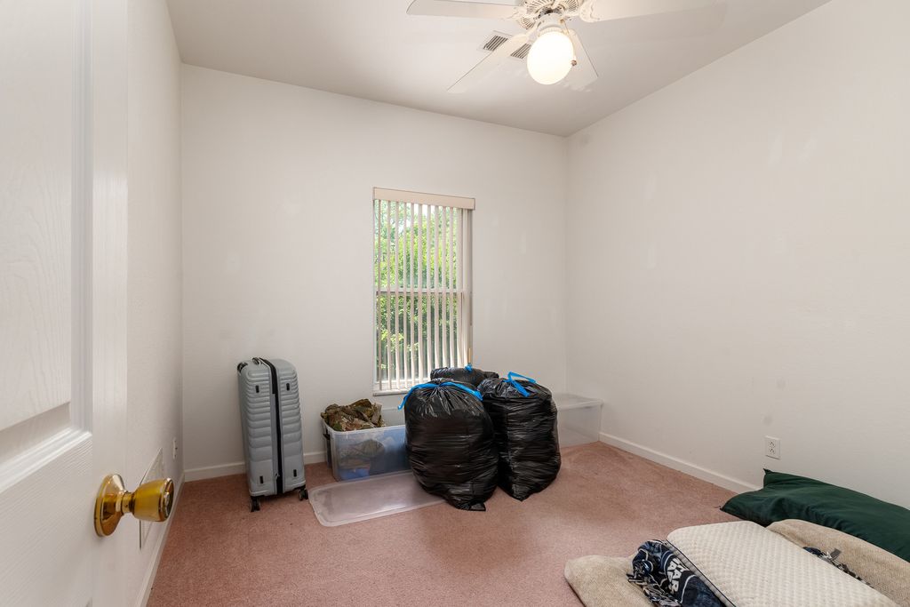 Image 35 of property listing at 36 EDGEWOOD Lane N, Centralia, IL 62801