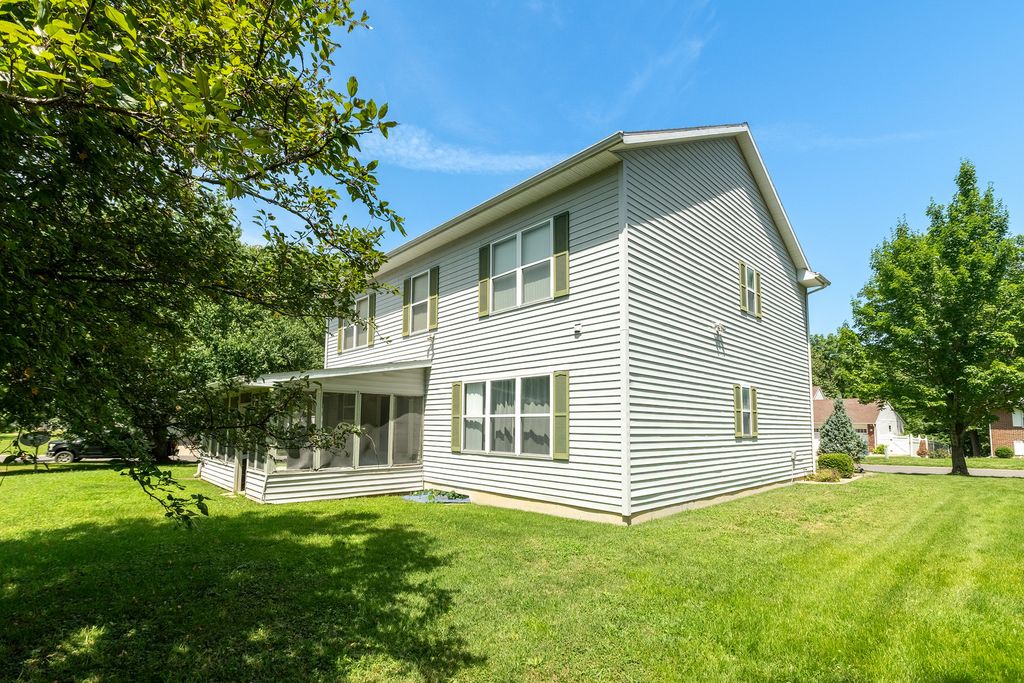 Image 46 of property listing at 36 EDGEWOOD Lane N, Centralia, IL 62801
