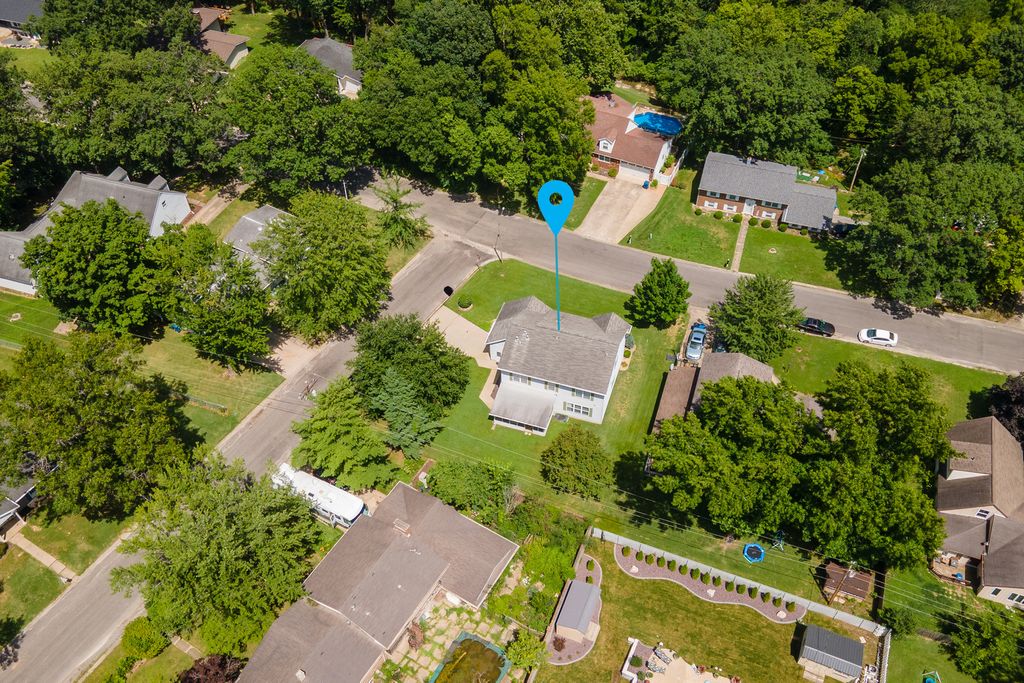 Image 54 of property listing at 36 EDGEWOOD Lane N, Centralia, IL 62801