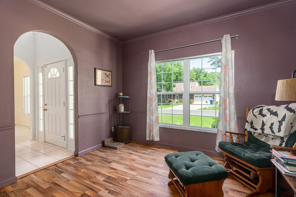 Image 8 of property listing at 36 EDGEWOOD Lane N, Centralia, IL 62801