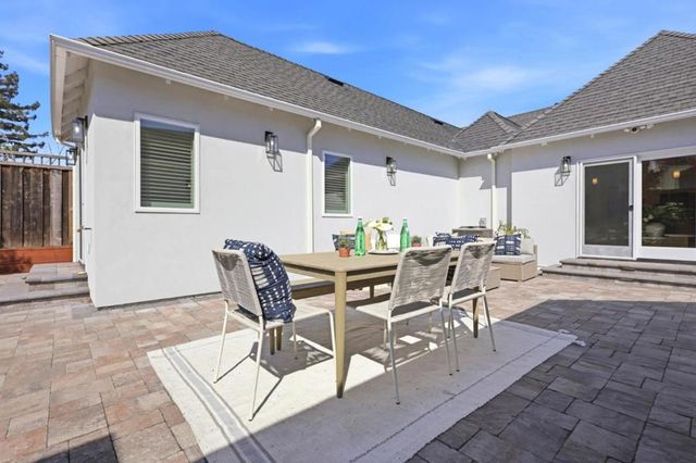 1333 Laguna Avenue, Burlingame, CA 94010