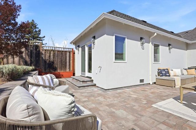 1333 Laguna Avenue, Burlingame, CA 94010