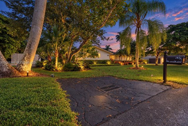 9761 SW 123rd Street, Miami, FL 33176