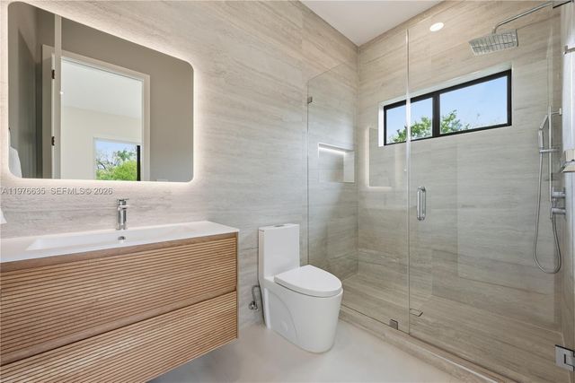 6990 SW 58th St, Miami, FL 33143