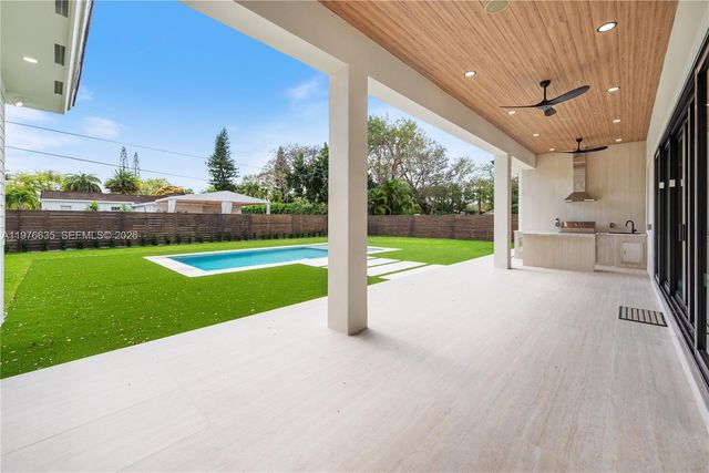 6990 SW 58th St, Miami, FL 33143