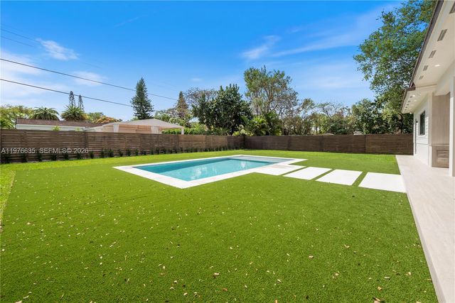 6990 SW 58th St, Miami, FL 33143