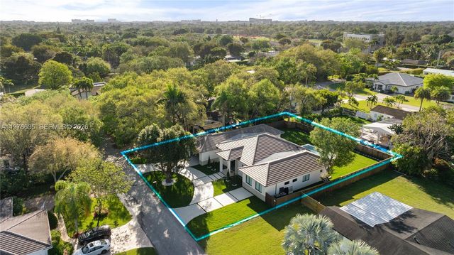 6990 SW 58th St, Miami, FL 33143