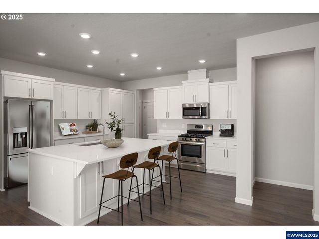 2613 Mt St Helens Av SE, Salem, OR 97302
