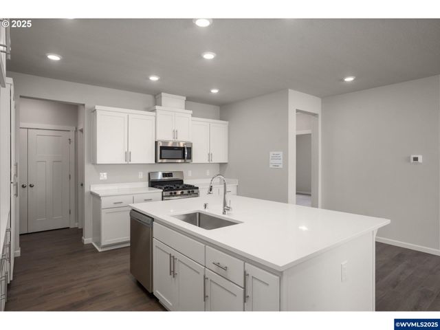 2613 Mt St Helens Av SE, Salem, OR 97302