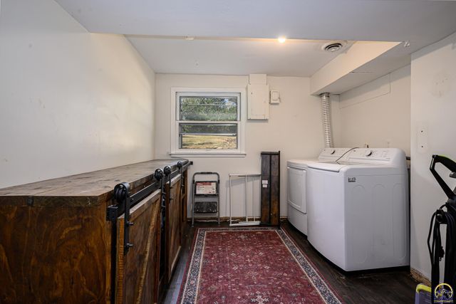 3217 Westwood CT, Topeka, KS 66614