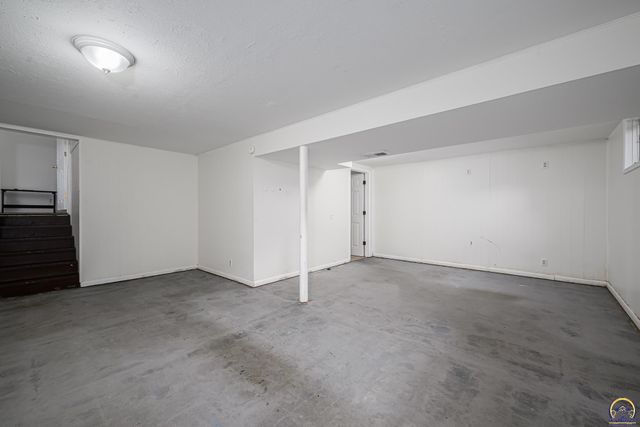 3217 Westwood CT, Topeka, KS 66614