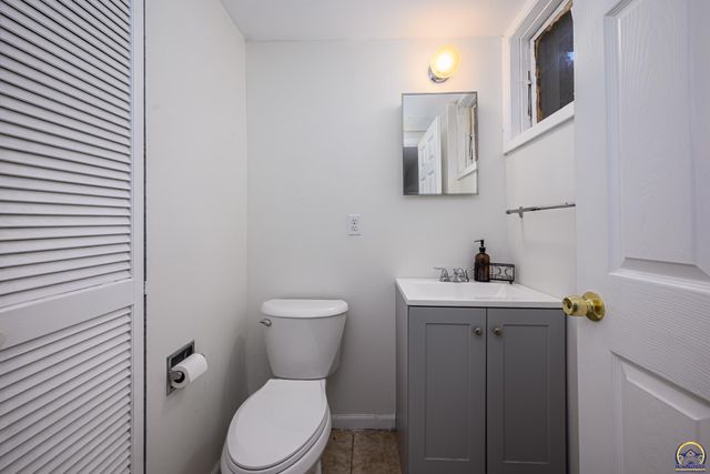 3217 Westwood CT, Topeka, KS 66614