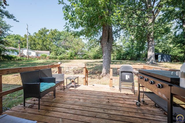 3217 Westwood CT, Topeka, KS 66614