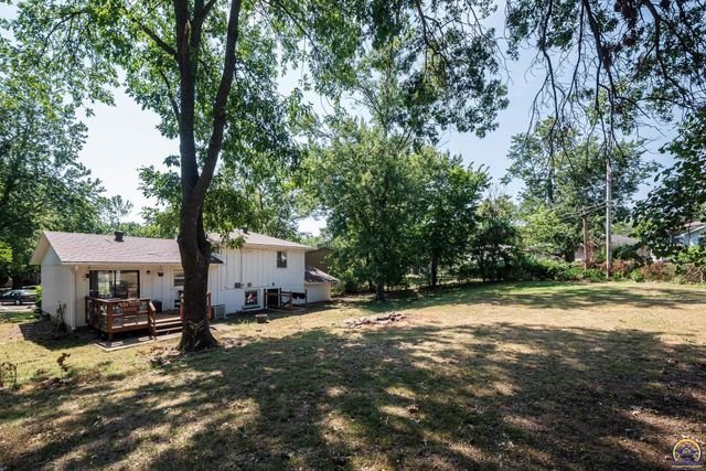 3217 Westwood CT, Topeka, KS 66614